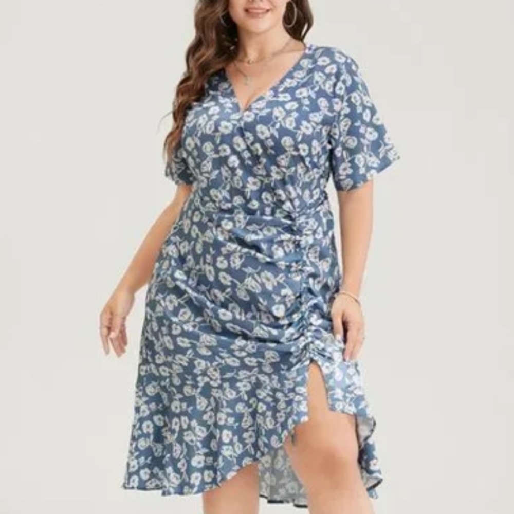 BloomChic Size 26 Blue Floral Ruffle Hem Dress